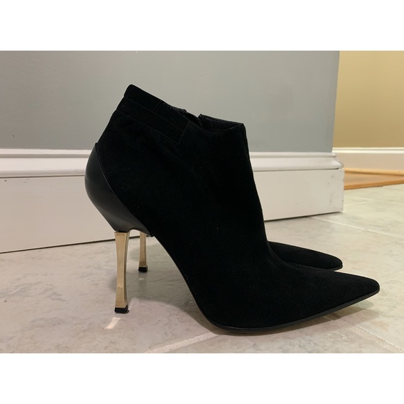 Gucci Black Suede Ankle Boots - Picture 2 of 8